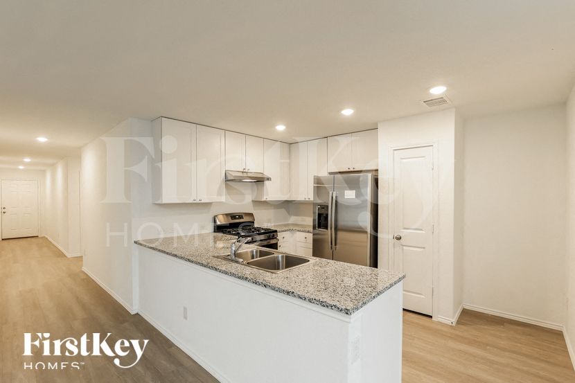 Building Photo - 10606 Pablo Way