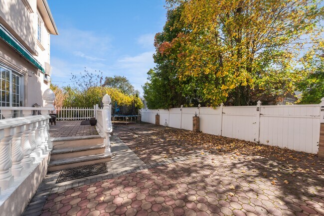 Building Photo - 53 Edward Ave