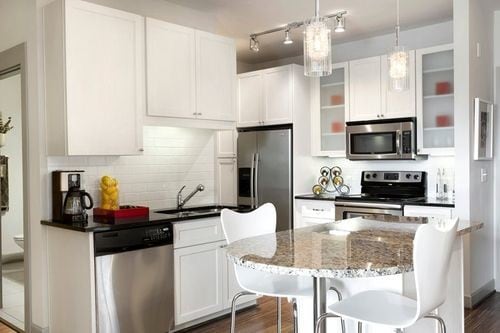 Building Photo - 1612 W 5th St