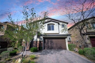 Building Photo - 2332 Mundare Dr