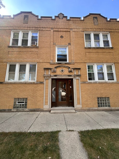 Building Photo - 5301 W Barry Ave
