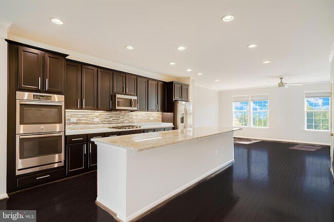 Building Photo - 21493 Willow Breeze Sq