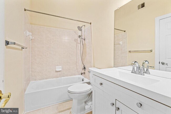 Building Photo - 3836 Elmwood Towne Way