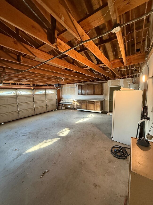 Building Photo - Beautiful 1 Story Porter Ranch, 3 Bedroom,...