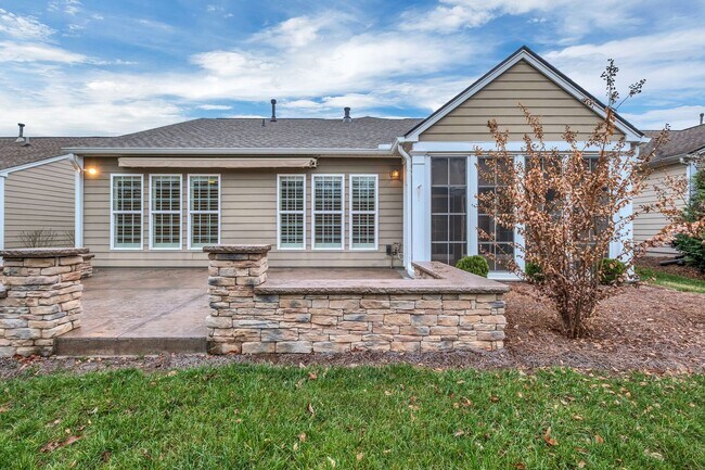 Building Photo - Del Webb Lake Providence Home