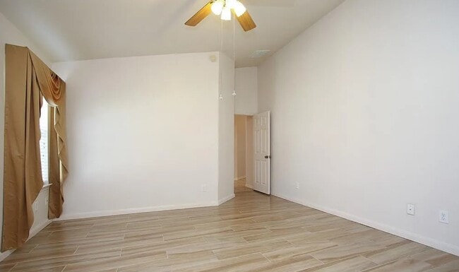 Building Photo - 2007 Karsen Dr