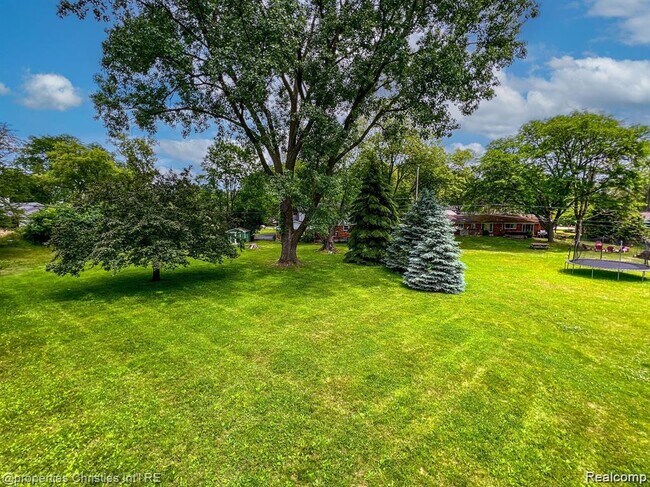 Building Photo - 126 Orchardale Dr