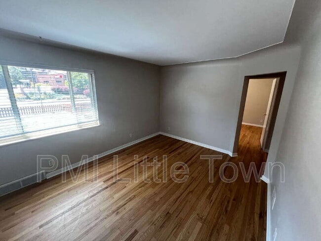 Building Photo - 2487 S Corona St