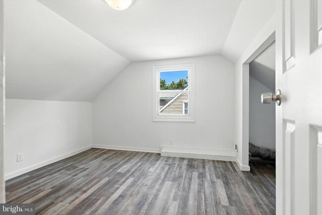 Building Photo - 211 Kuethe Rd