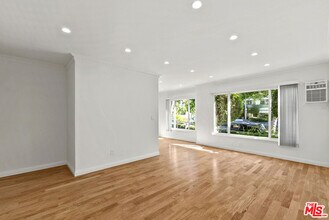 Building Photo - 1233 N Harper Ave