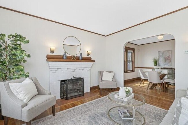 Building Photo - 49 Huron Cir