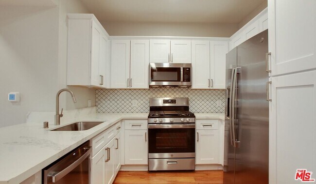 Primary Photo - 5551 W 6th St