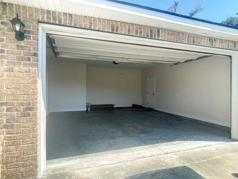 Building Photo - 278 Bridgewater Ln