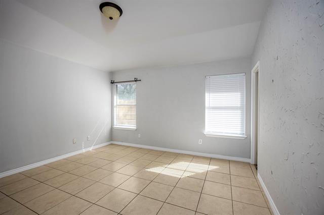 Building Photo - 756 River Garden Dr