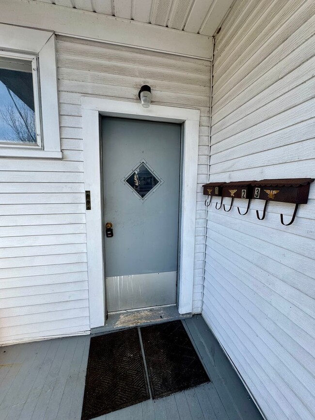 Building Photo - 409 North Ave