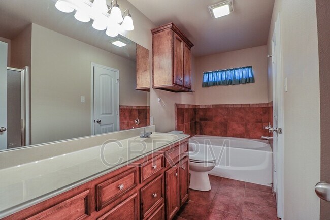 Building Photo - 2128 101st St