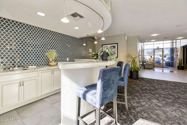 Building Photo - 1701 E Colter St