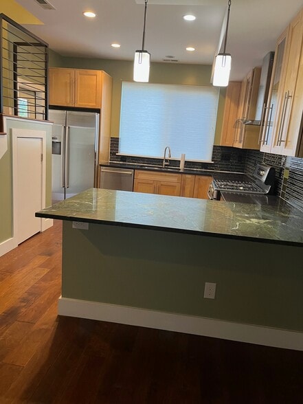 Building Photo - 2840 W 26th Ave