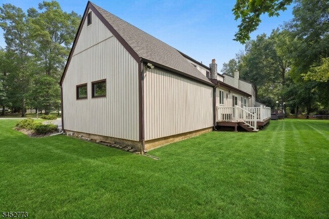 Building Photo - 4 Arbor Ct
