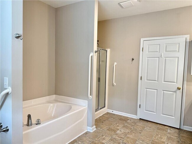 Building Photo - 484 Grayson Way
