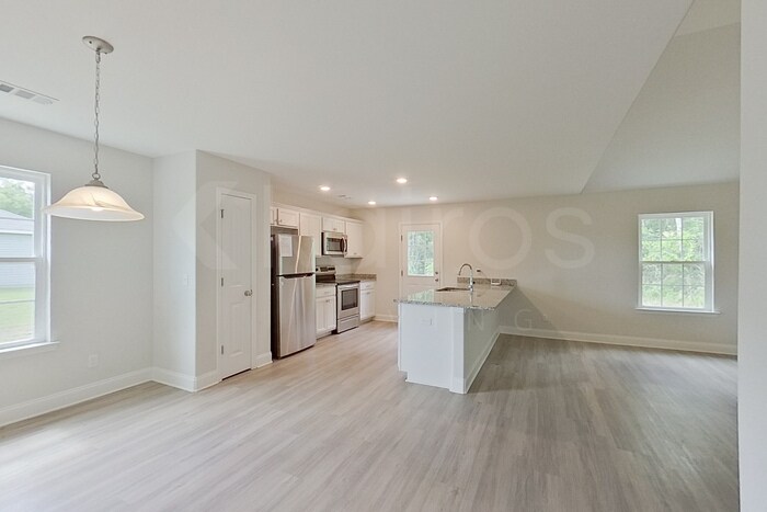 Building Photo - 223 Western Red Cedar Dr