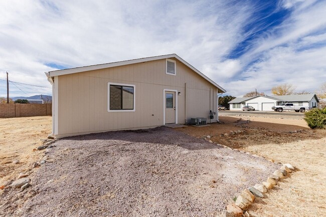 Building Photo - 3123 N Truwood Dr