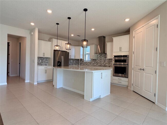 Building Photo - 19259 Briarbrook Dr