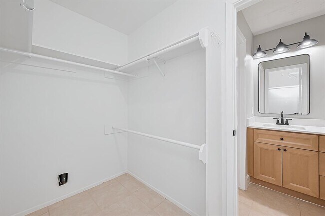Building Photo - 23319 Pennsgrove Rd