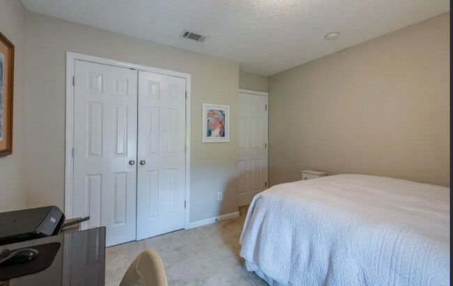 Building Photo - 8430 Charbay Cir