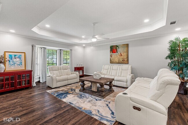 Building Photo - 4 Bedroom 3.5 bath in Greenacres