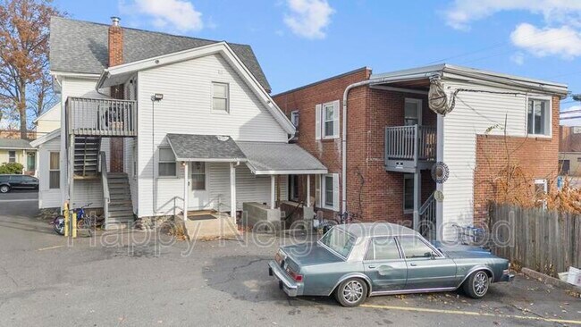 Building Photo - 5-7 Upson Street