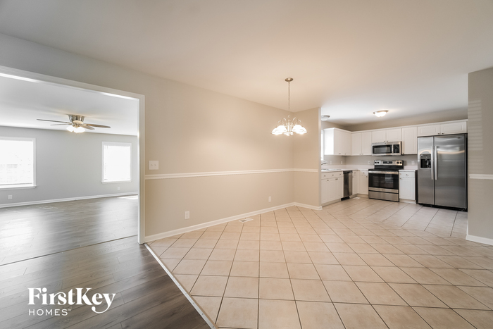 Building Photo - 308 Eisenhower Dr