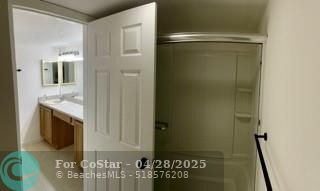 Building Photo - 1440 N Lawnwood Cir