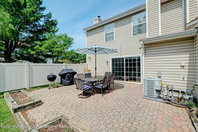Building Photo - 226 Teasdale Pl