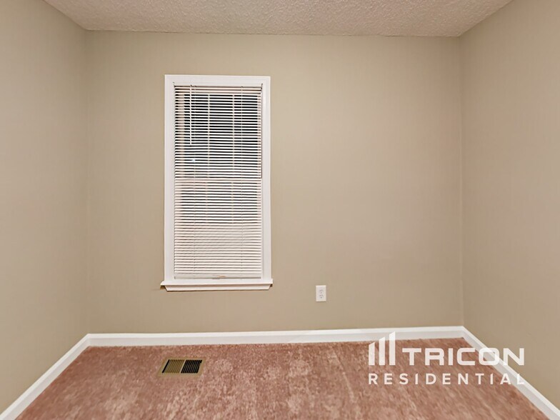 Building Photo - 48 Sumer Ln S