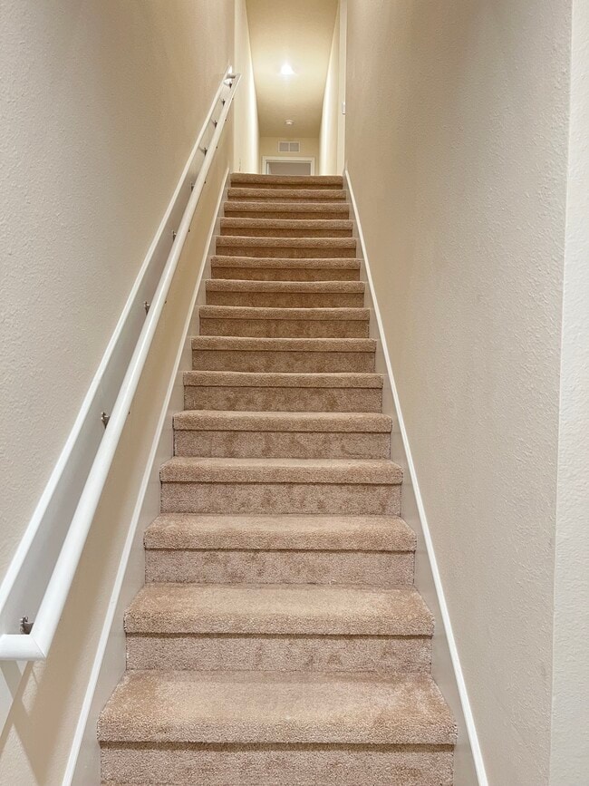 Building Photo - 9489 Star Dr