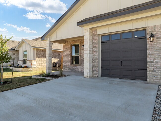 Building Photo - 5110 Rose Gdn Lp