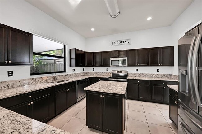 Building Photo - 25241 SW 118th Ave