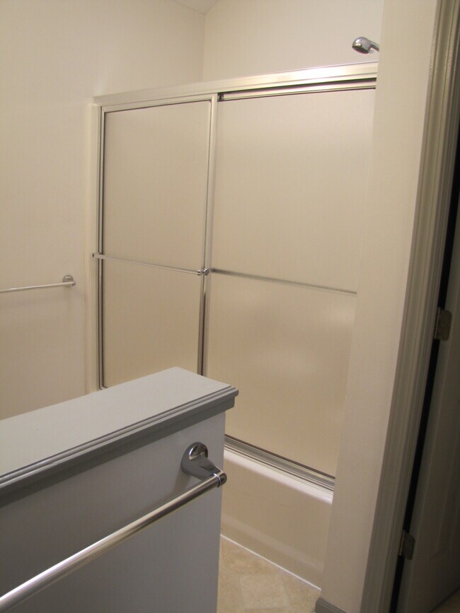 3rd floor bathroom - 4623 Genessee St