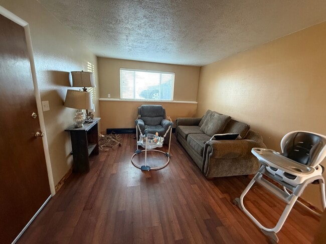 Building Photo - 310 N 9th Ave