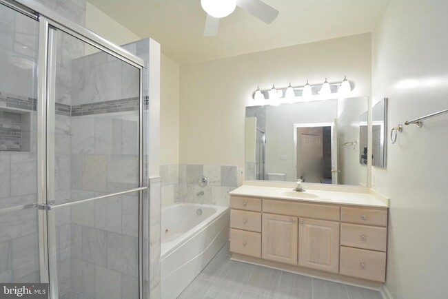Building Photo - 2701 Bellforest Ct