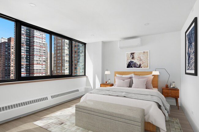 Building Photo - 224 E 52nd St