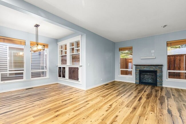 Building Photo - 18438 SE Stephens St