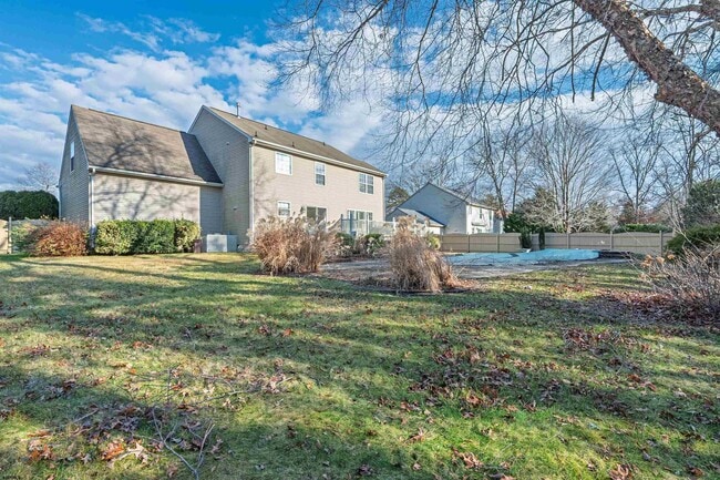 Building Photo - 305 Joann Dr