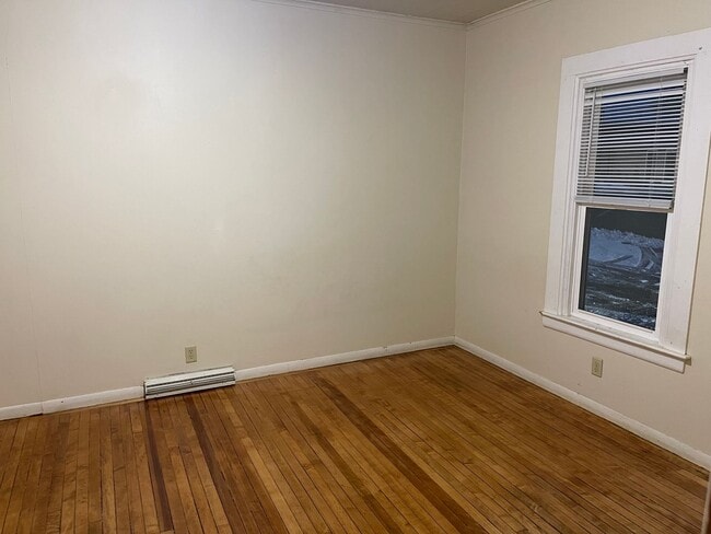 Building Photo - High, 456