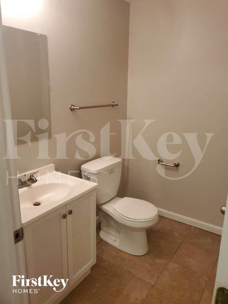 Building Photo - 5606 Beechtree Ln