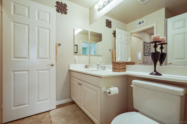 Building Photo - 43 Topanga
