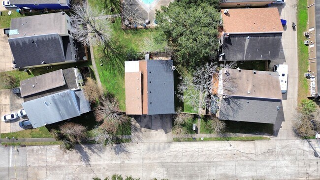 Building Photo - 18122 Kings Row