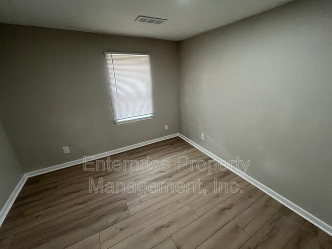 Building Photo - 865 Haynes St