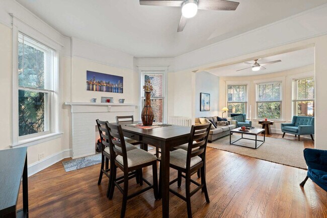 Building Photo - 6229 N Wayne Ave